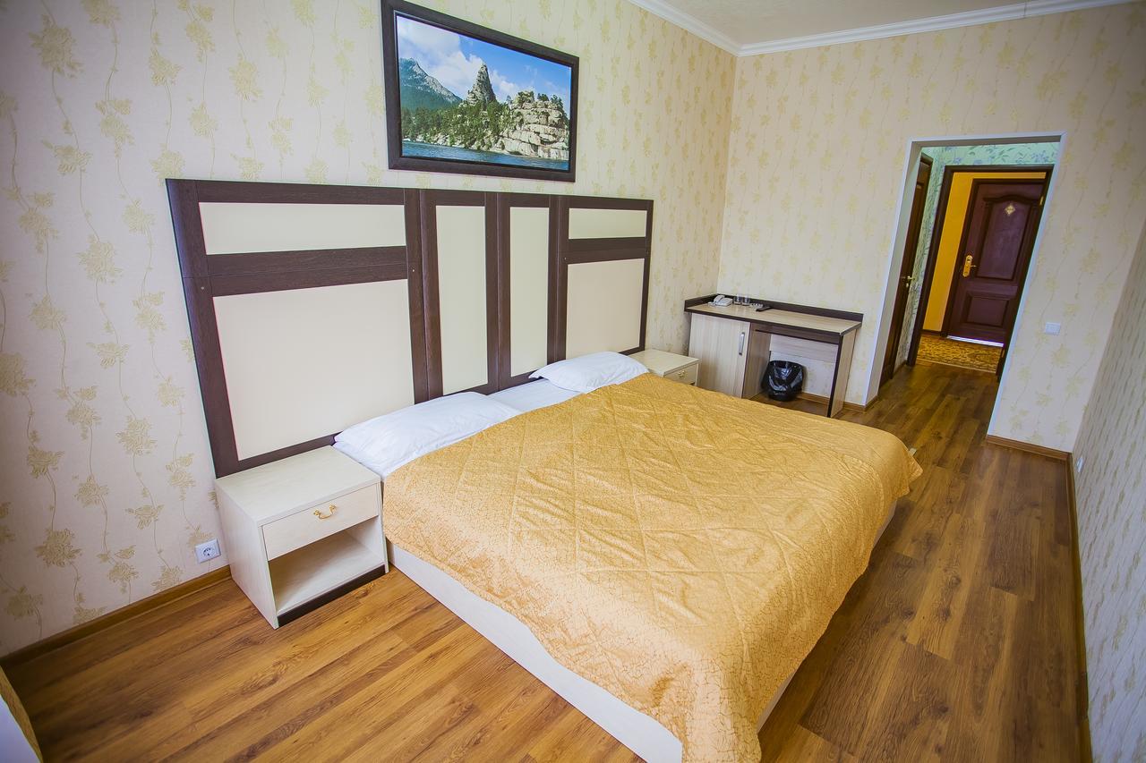 Jumbaktas Borovoe Hotel Buitenkant foto